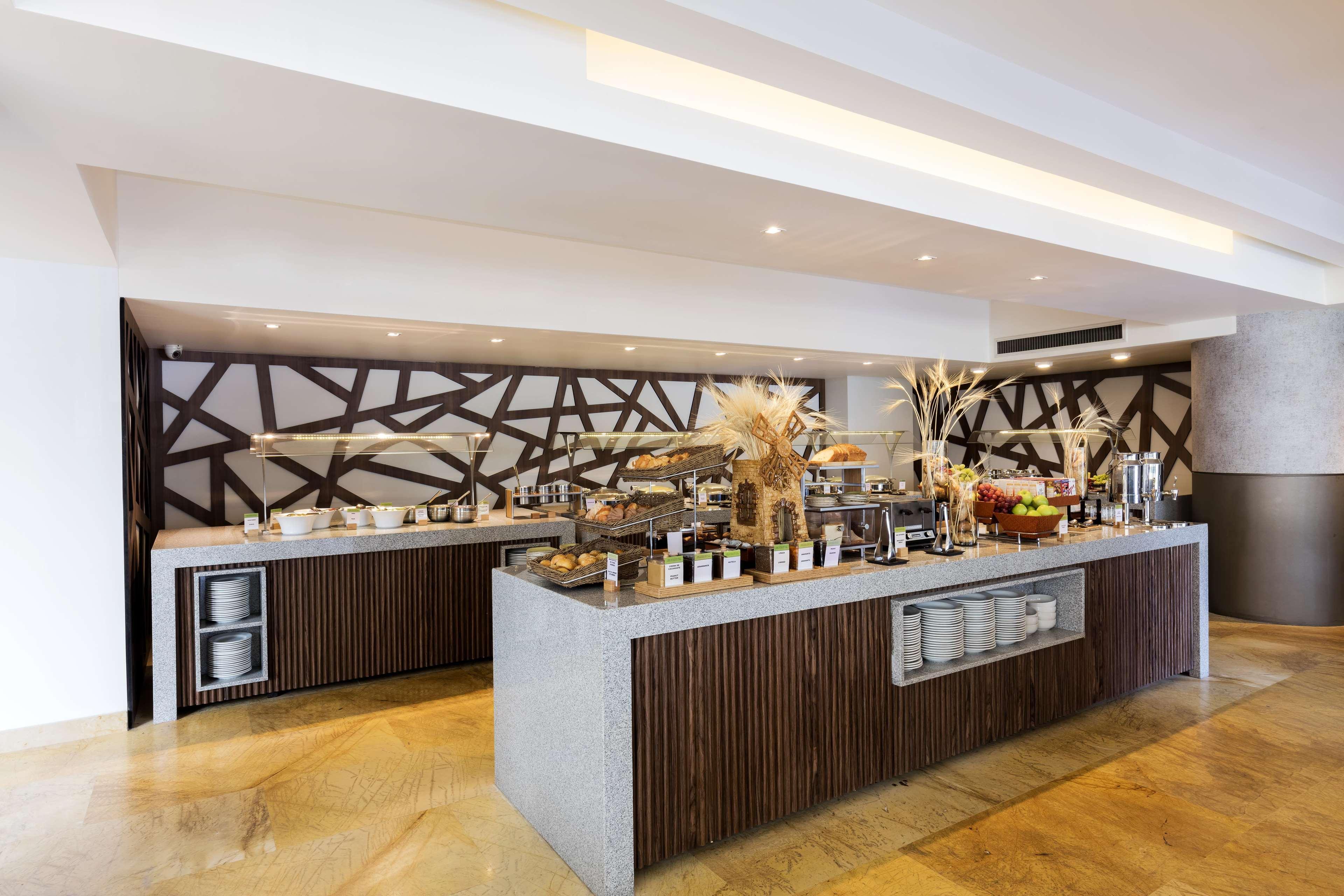 Doubletree By Hilton Mexico City Santa Fe Exterior photo
