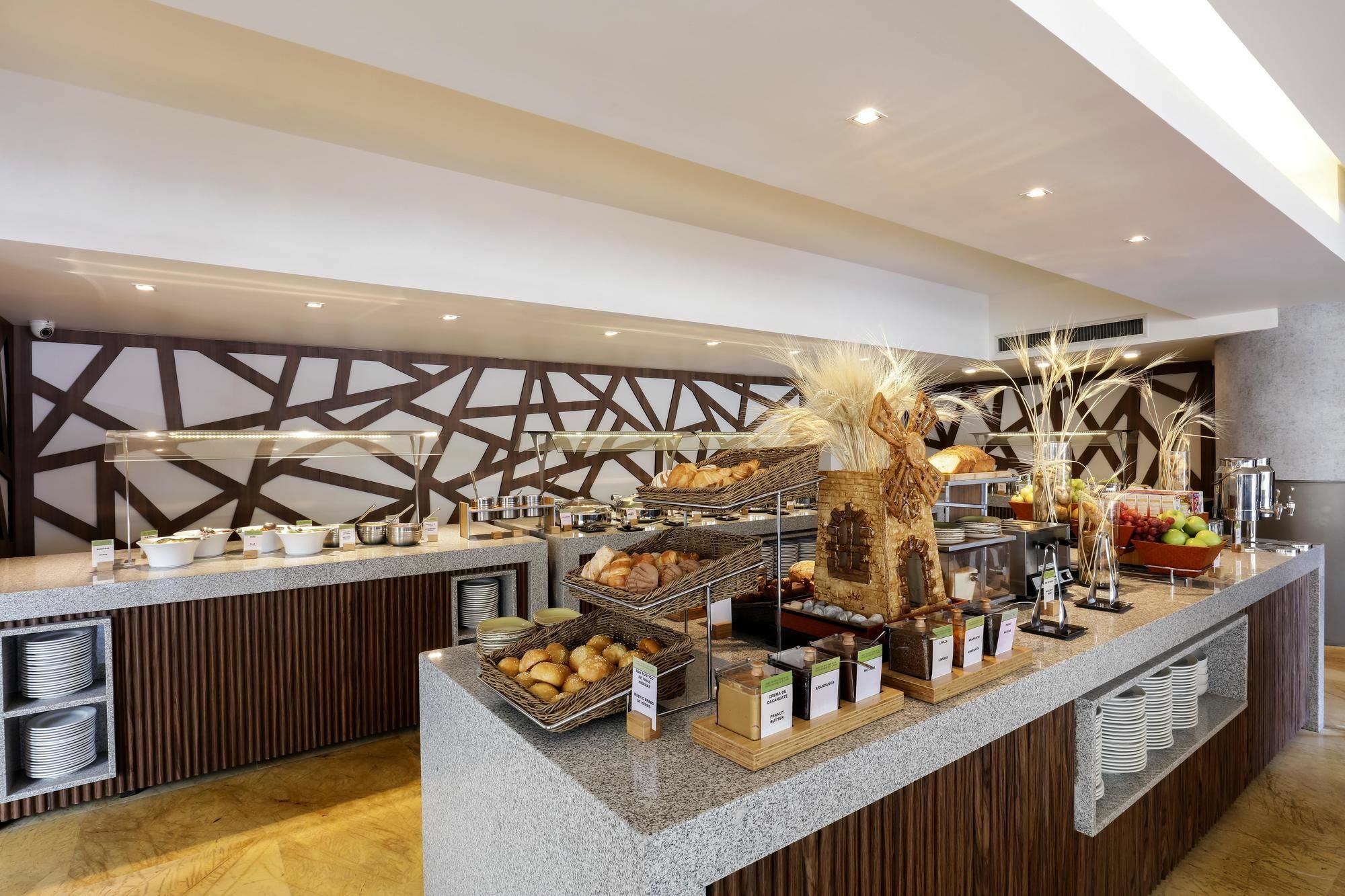 Doubletree By Hilton Mexico City Santa Fe Exterior photo